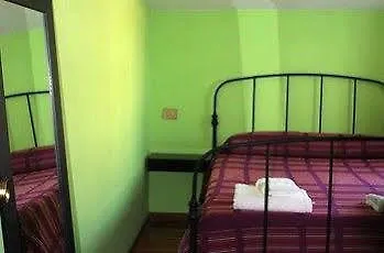 Pensjonat Oyo La Tita 2*