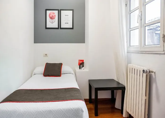 Pensjonat Oyo La Tita 2*