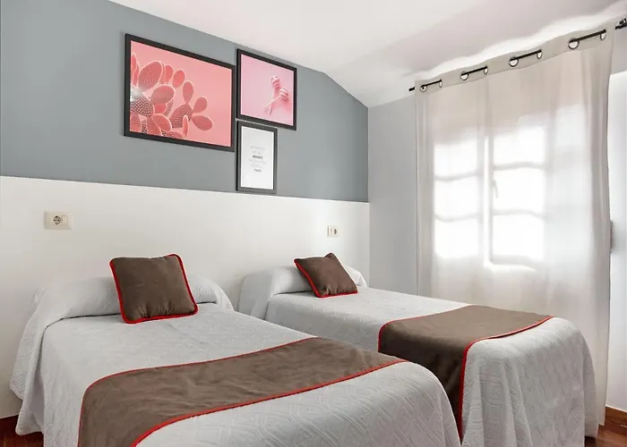 Pensjonat Oyo La Tita 2*