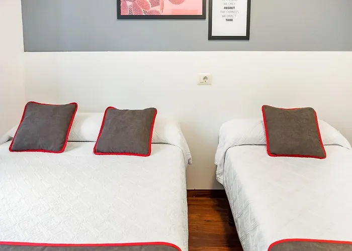 Oyo La Tita Pensjonat Santiago de Compostela